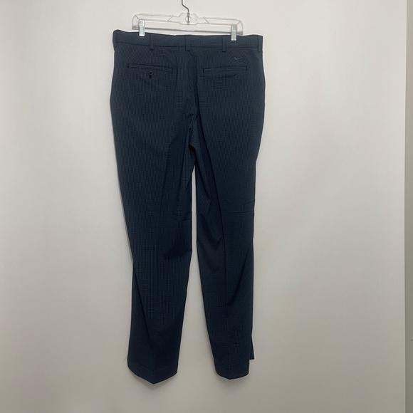 Nike Golf 36 x 32 Blue Check Dri-Fit Pockets Flat Front Zipper - Picture 7 of 7